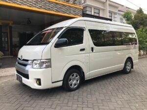 Berapa Harga Sewa Hiace di Makassar? Ini 7 Faktor yang Mempengaruhi